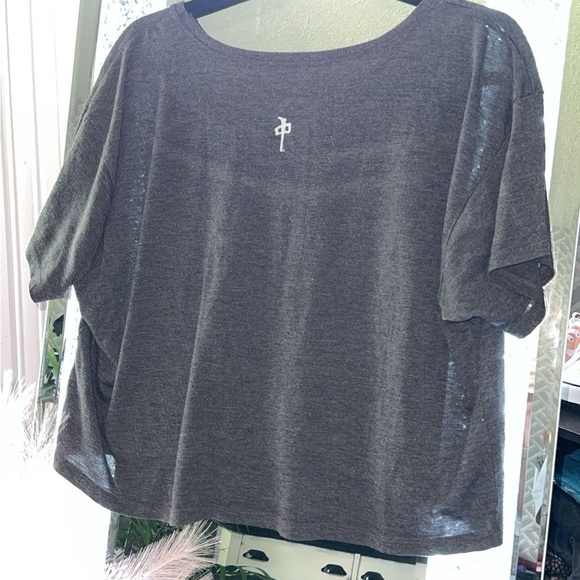 RDS Red Dragon Skate Flowy Cropped Tee - Picture 3 of 3